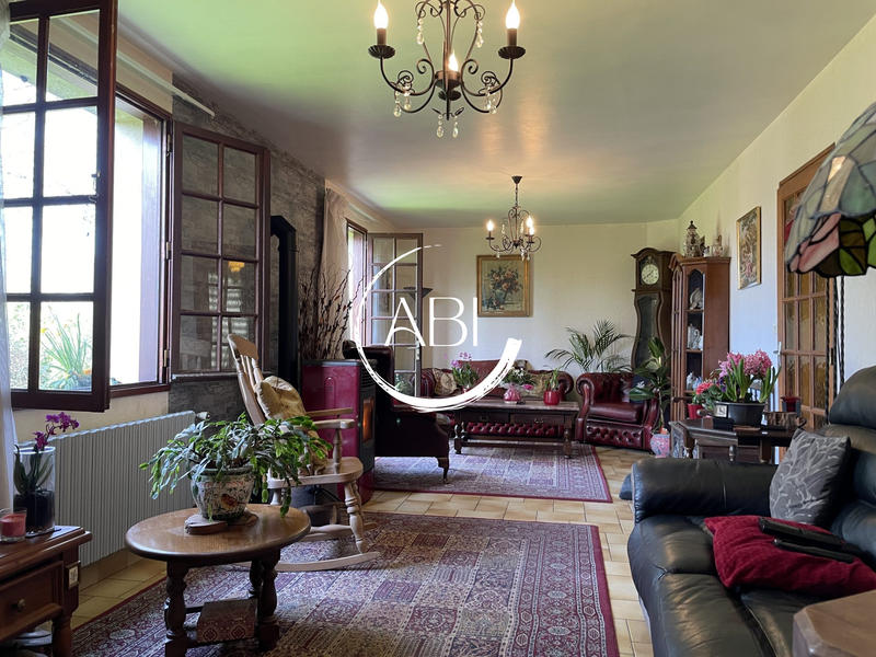 Maison traditionnelle - 130 m² - 6 pièces