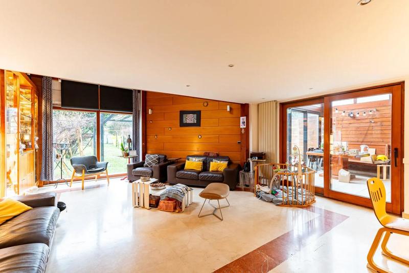 Maison d'architecte - 220 m² - 8 pièces