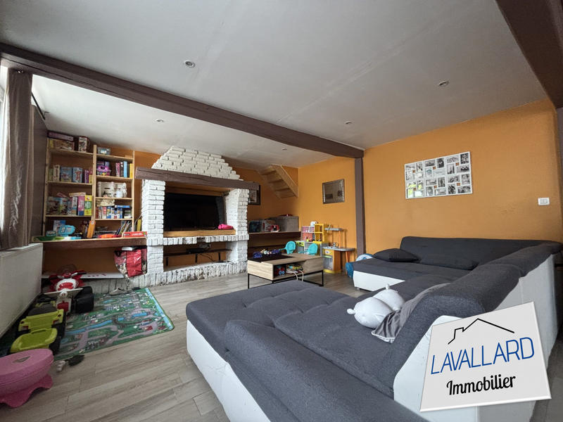 Maison - 233 m² - 7 pièces