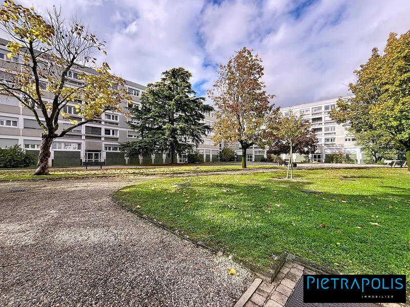 Appartement - 80 m² - 4 pièces