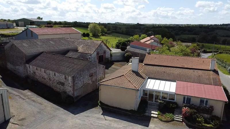 Maison - 218 m² - 10 pièces