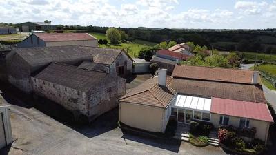 Maison - 218 m² - 10 pièces