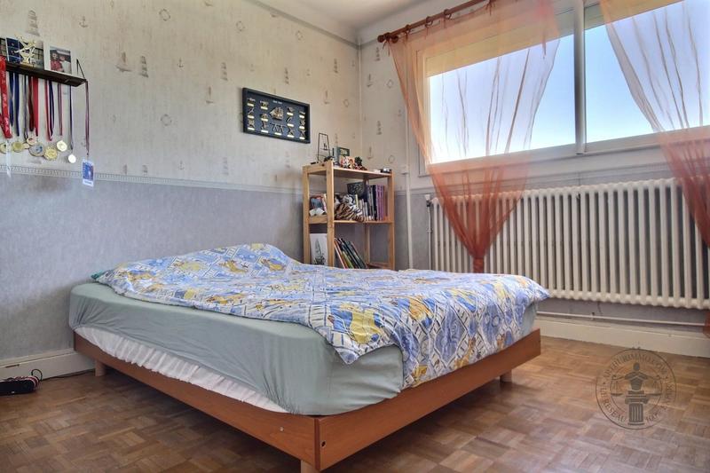 Maison - 170 m² - 8 pièces