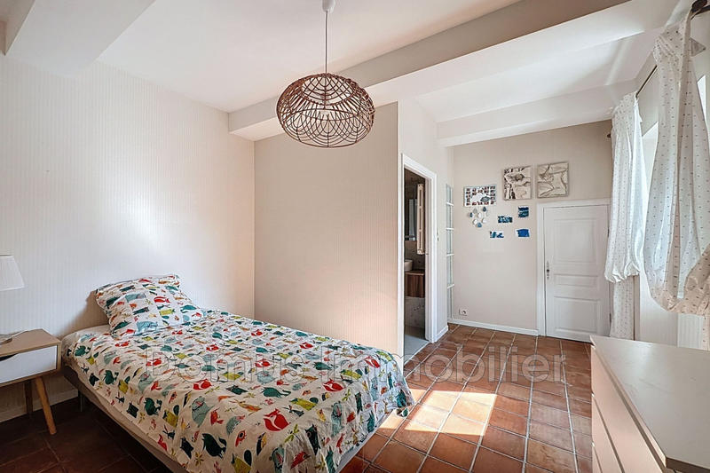 Maison - 259 m² - 6 pièces