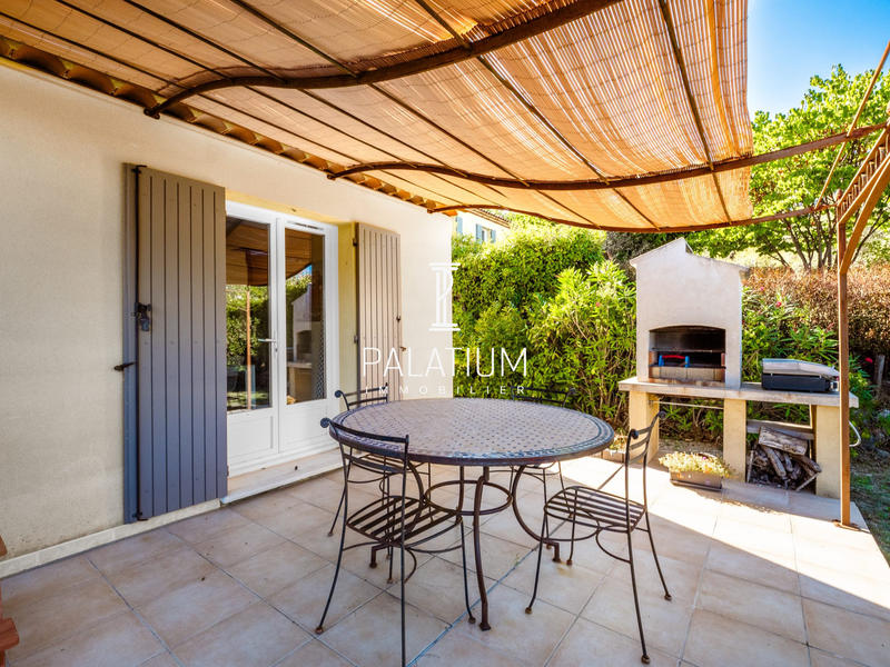 Maison traditionnelle - 98 m² - 4 pièces