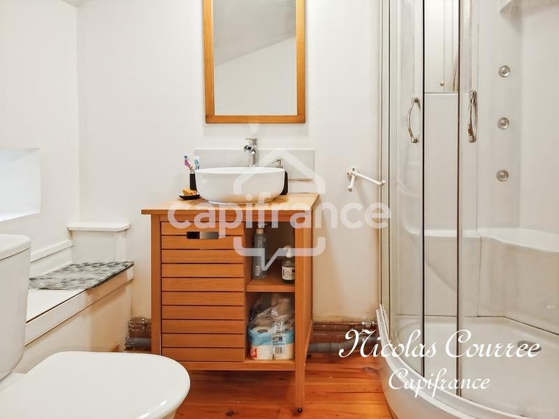 Maison - 202 m² - 5 pièces