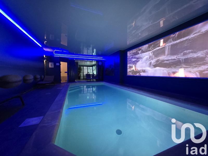 Maison - 435 m² - 12 pièces