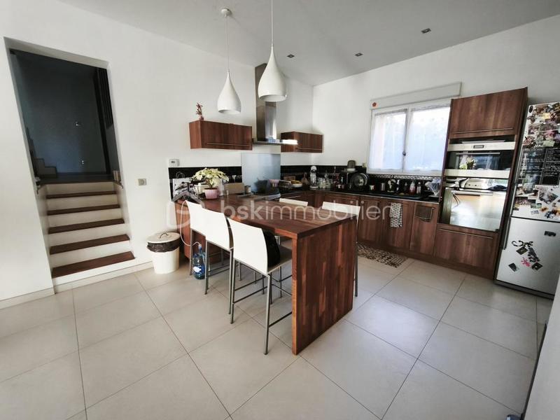 Maison - 138 m² - 6 pièces