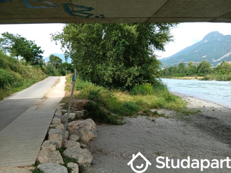 Chambre - 11 m² - 1 pièce