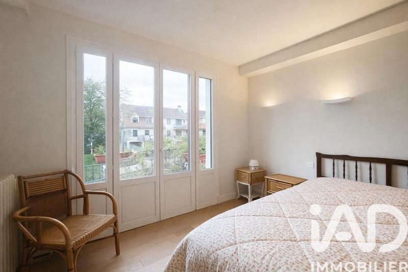 Maison - 250 m² - 8 pièces
