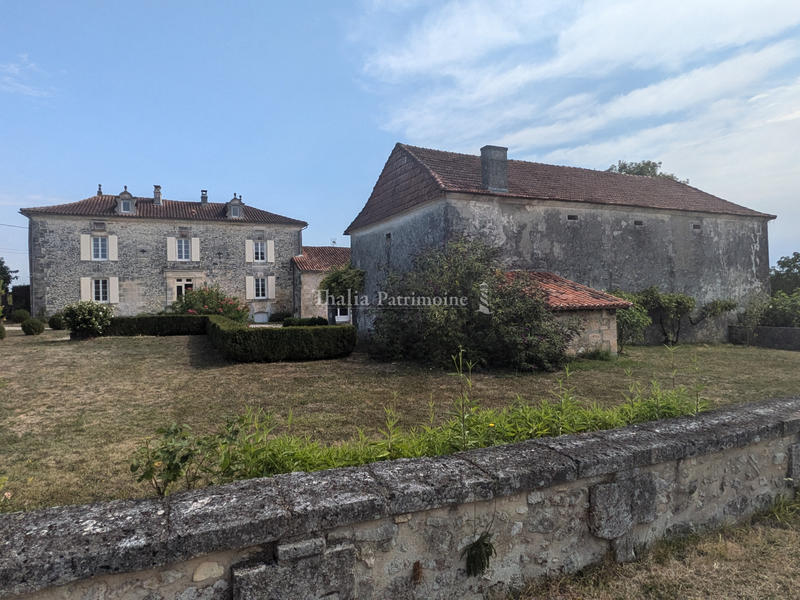 Maison - 278 m² - 12 pièces