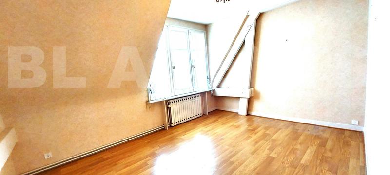 Maison - 233 m² - 9 pièces