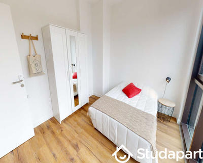 Chambre - 150 m² - 1 pièce