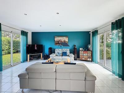 Maison - 187 m² - 8 pièces