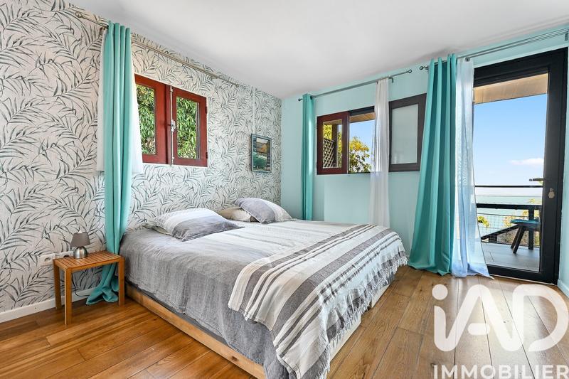 Maison - 215 m² - 7 pièces