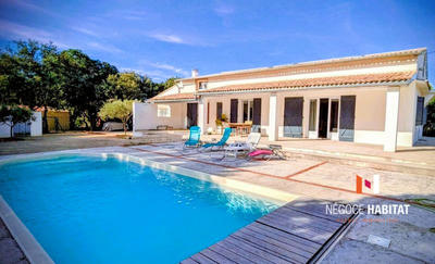 Maison - 235 m² - 10 pièces