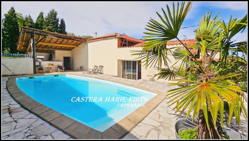 Maison - 232 m² - 8 pièces