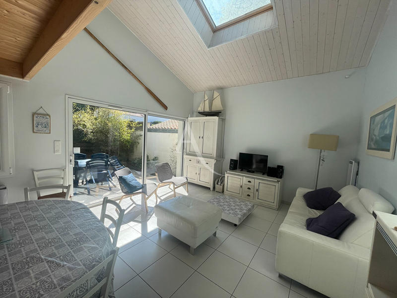 Maison - 220 m² - 12 pièces