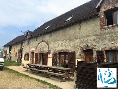 Maison - 236 m² - 9 pièces