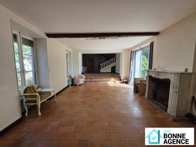 Maison - 223 m² - 8 pièces