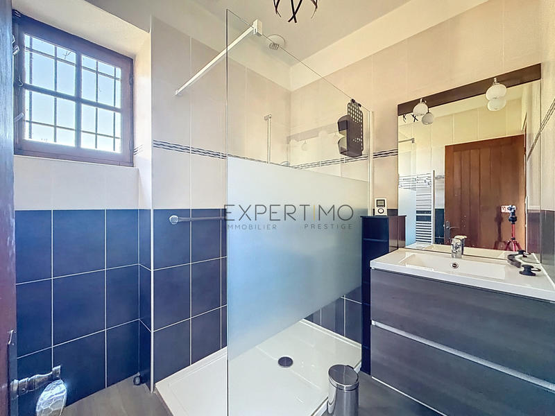 Propriété - 145 m² - 8 pièces