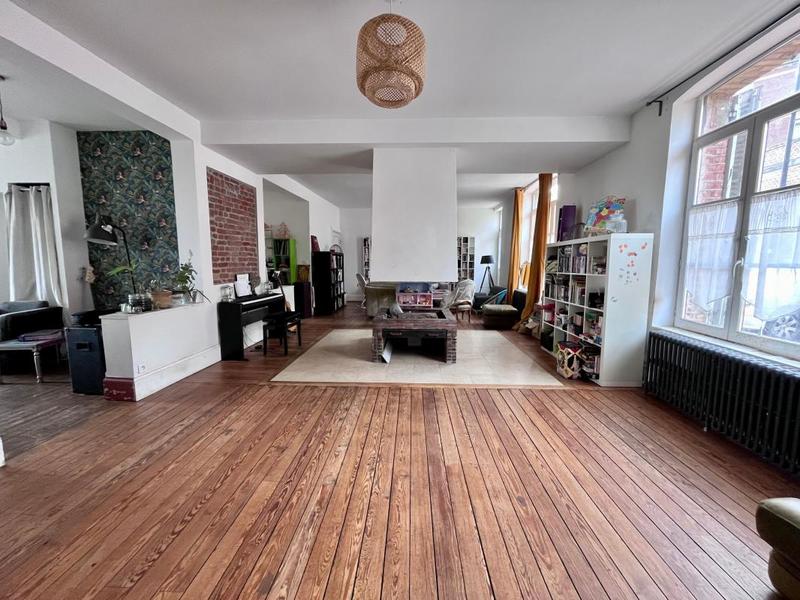 Maison - 240 m² - 7 pièces