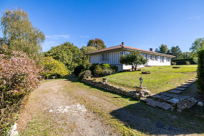 Maison - 150 m² - 7 pièces