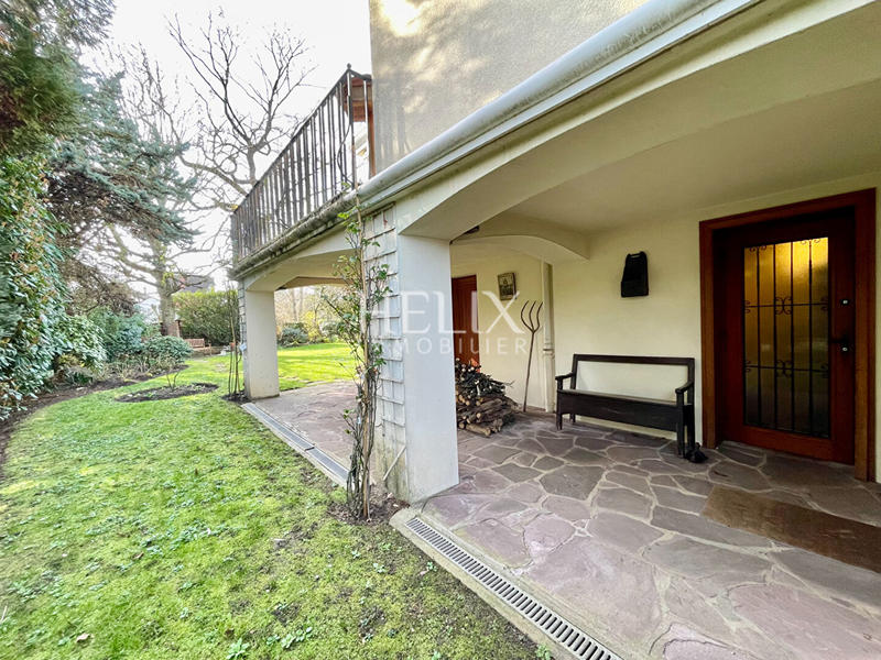 Maison - 200 m² - 7 pièces