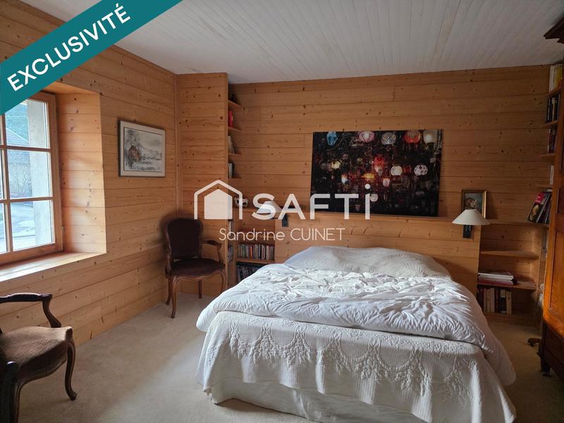 Maison - 270 m² - 10 pièces