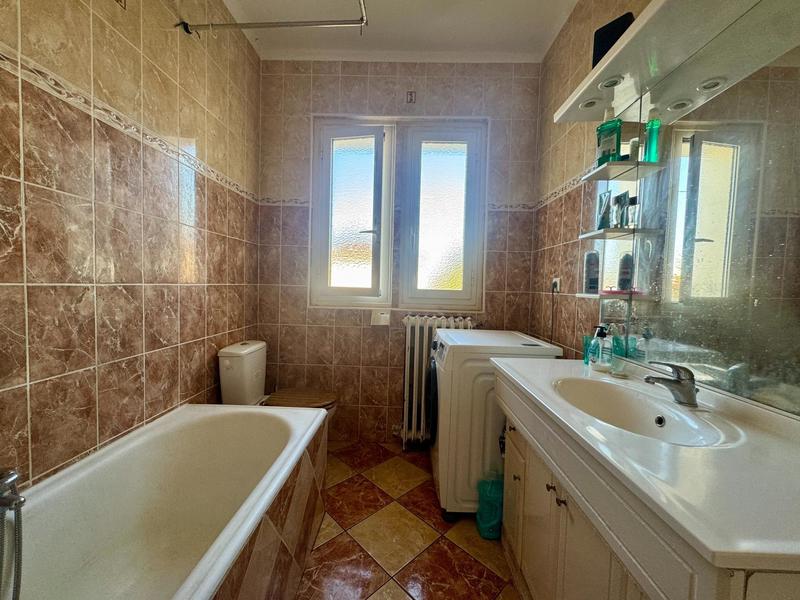 Maison - 165 m² - 8 pièces