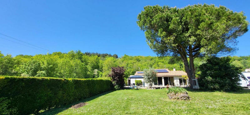 Maison - 208 m² - 7 pièces