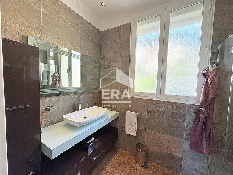 Villa - 180 m² - 7 pièces