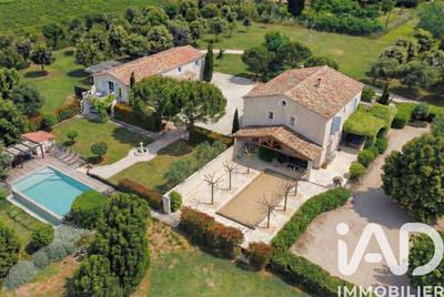 Maison - 348 m² - 12 pièces