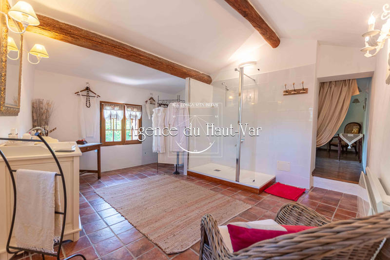 Villa - 213 m² - 7 pièces