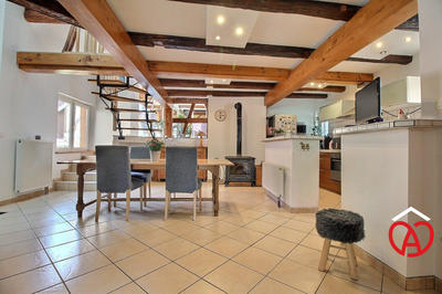 Maison - 181 m² - 8 pièces