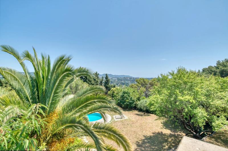 Villa - 277 m² - 7 pièces