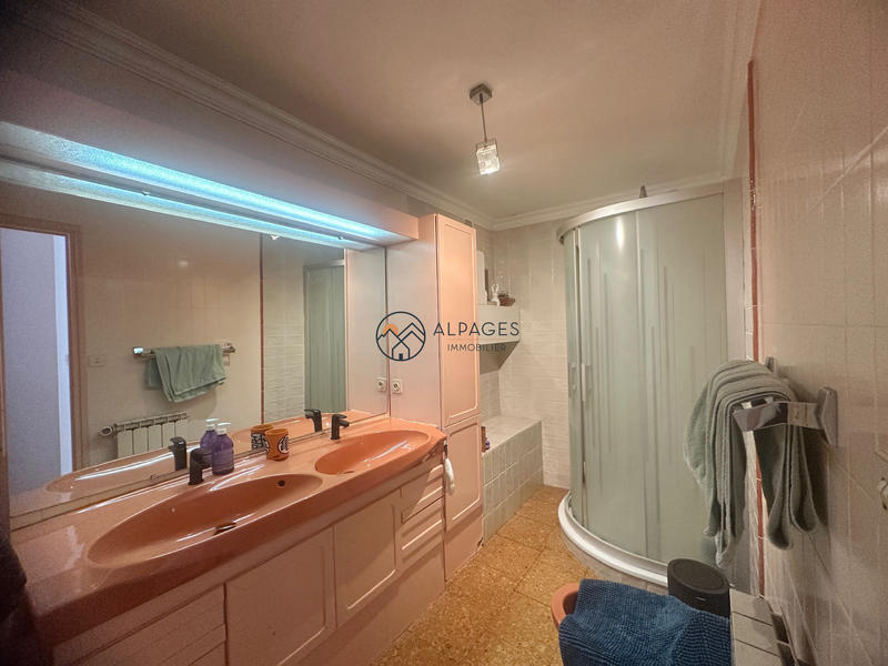 Appartement - 138 m² - 5 pièces