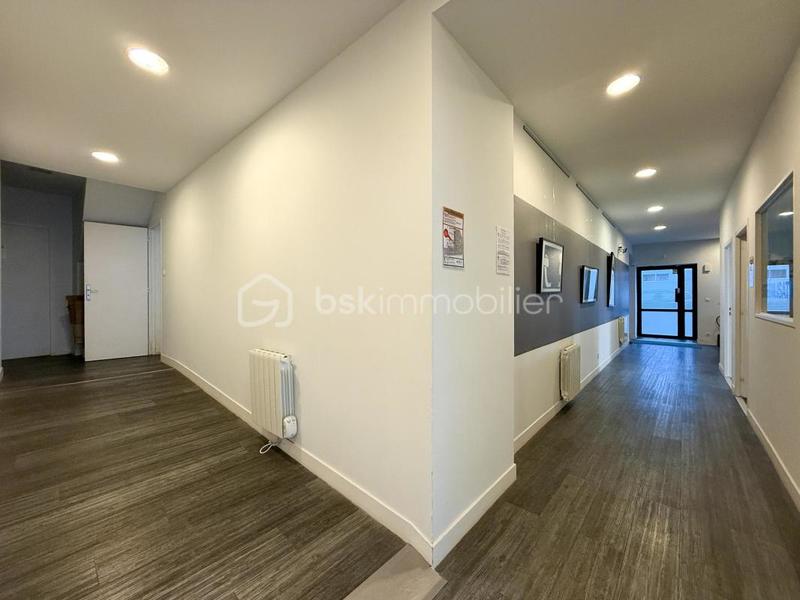 Bureau - 164 m² - 7 pièces