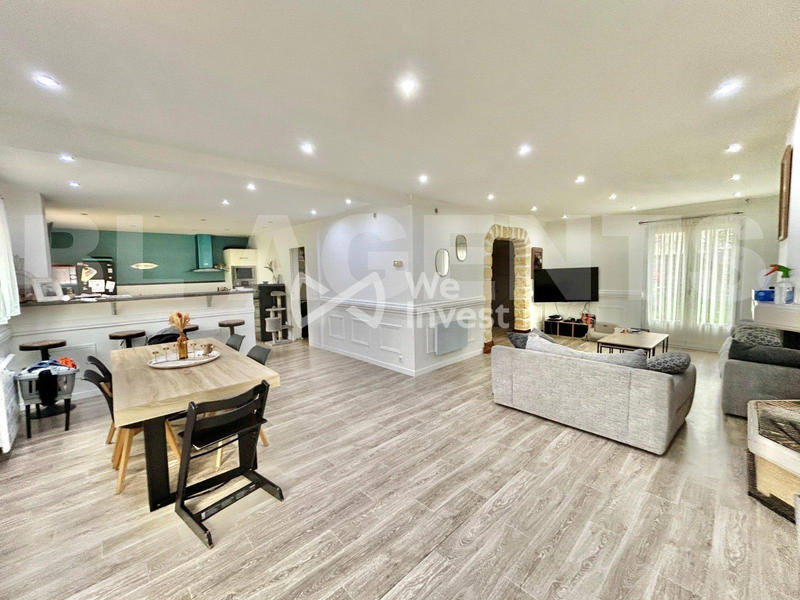 Maison - 200 m² - 9 pièces