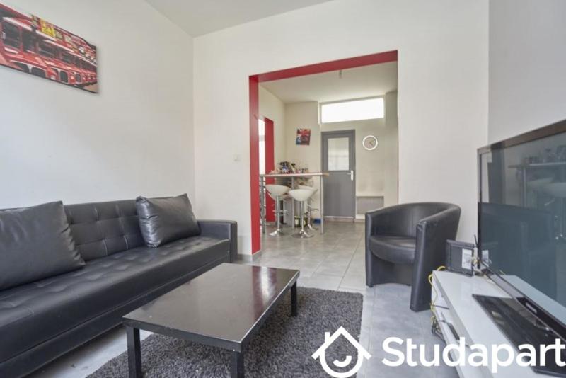 Chambre - 10 m² - 1 pièce