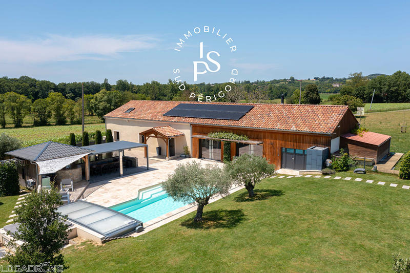 Maison - 229 m² - 7 pièces