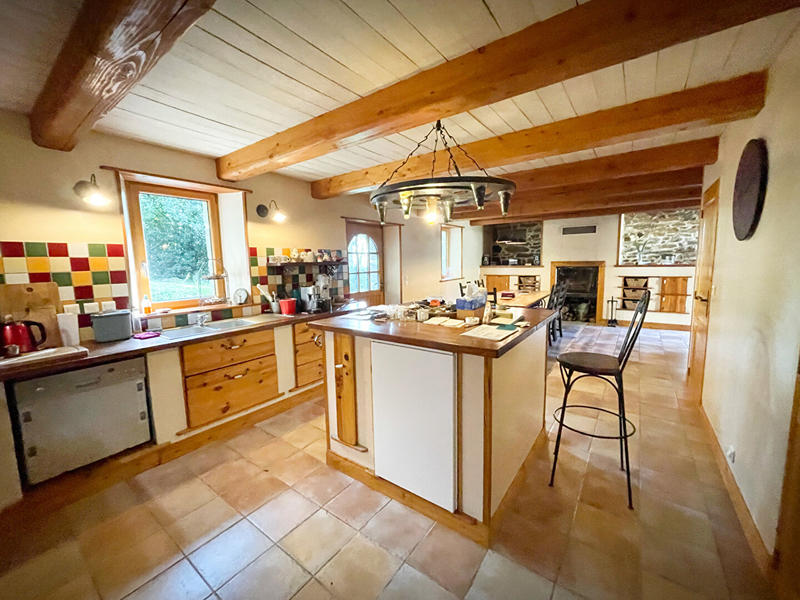 Maison - 260 m² - 8 pièces