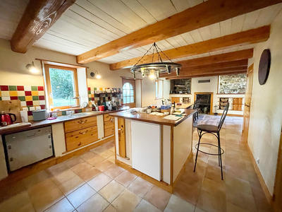 Maison - 260 m² - 8 pièces