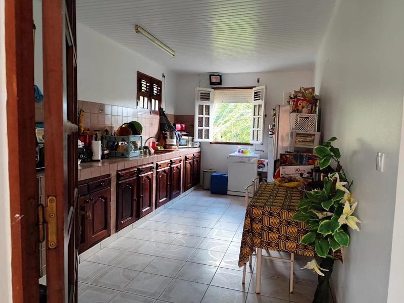 Maison - 255 m² - 7 pièces