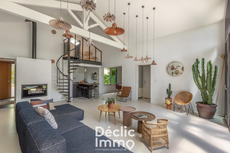 Maison - 200 m² - 7 pièces