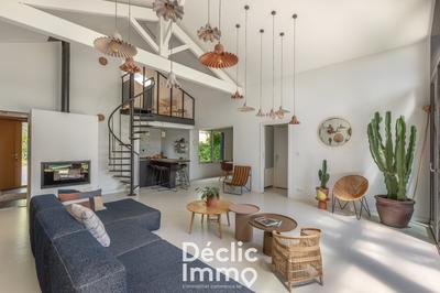 Maison - 200 m² - 7 pièces