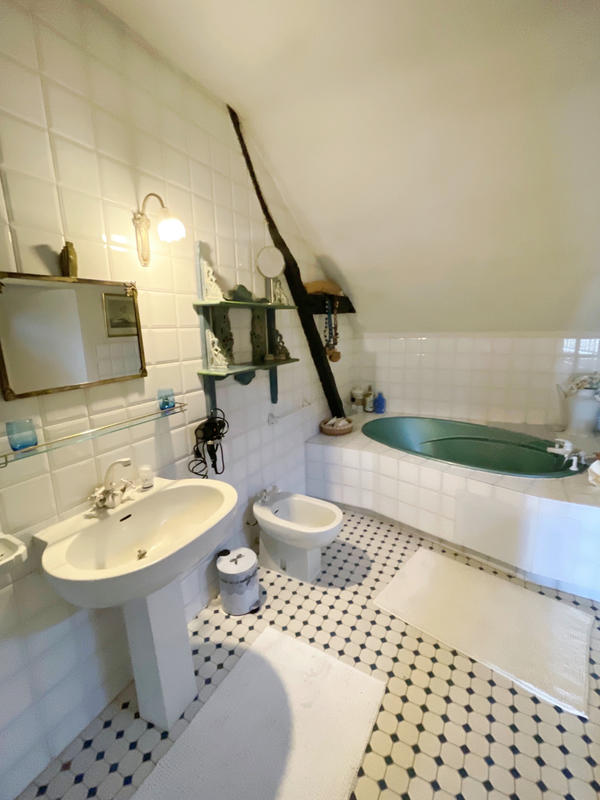 Maison - 260 m² - 9 pièces