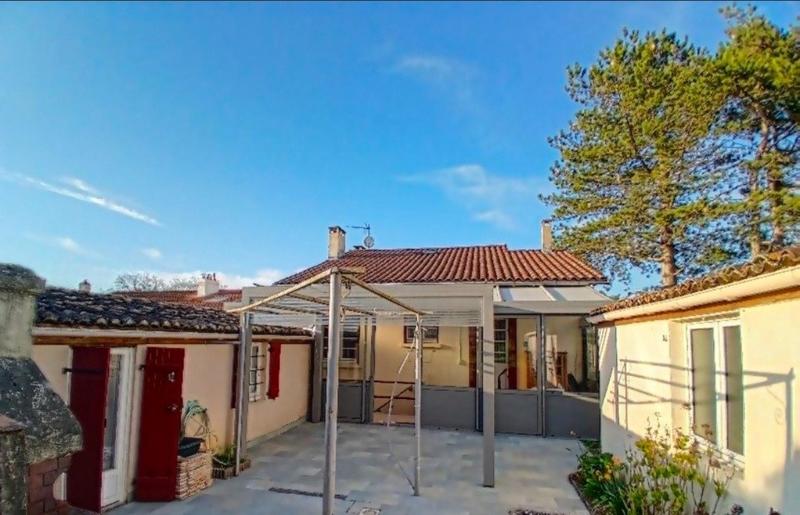 Maison - 90 m² - 3 pièces