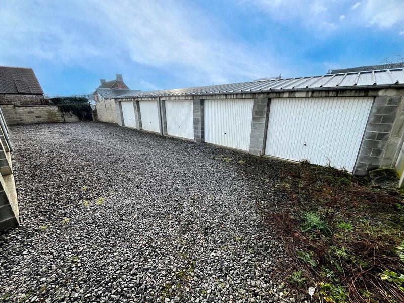 Parking / Garage - 320 m²