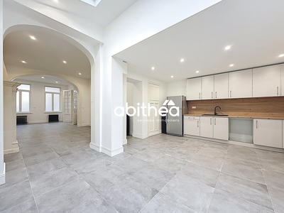 Maison - 205 m² - 9 pièces